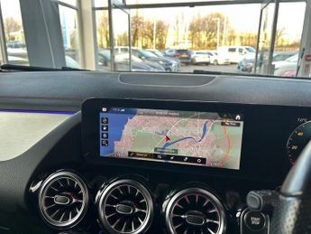 MERCEDES-BENZ EQA EQA 250 66.5kWh AMG Line (Premium) SUV 5dr Electric Auto (190 ps