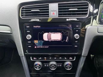 VOLKSWAGEN GOLF 1.4 TSI 8.7kWh GTE Advance Hatchback 5dr Petrol Plug-in Hybrid D