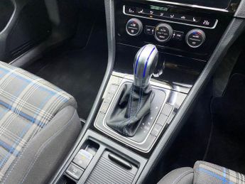 VOLKSWAGEN GOLF 1.4 TSI 8.7kWh GTE Advance Hatchback 5dr Petrol Plug-in Hybrid D