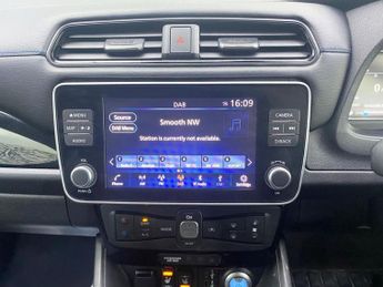 NISSAN LEAF 39kWh N-Connecta Hatchback 5dr Electric Auto (150 ps)