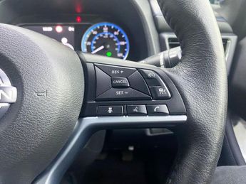 NISSAN LEAF 39kWh N-Connecta Hatchback 5dr Electric Auto (150 ps)