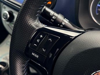 TOYOTA YARIS 1.5 VVT-h Blue Bi-Tone Hatchback 5dr Petrol Hybrid E-CVT Euro 6 