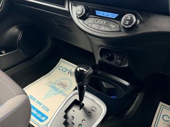 TOYOTA YARIS 1.5 VVT-h Blue Bi-Tone Hatchback 5dr Petrol Hybrid E-CVT Euro 6 