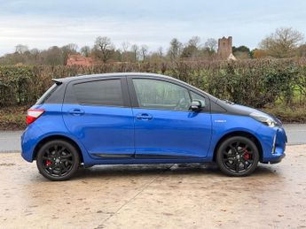 TOYOTA YARIS 1.5 VVT-h Blue Bi-Tone Hatchback 5dr Petrol Hybrid E-CVT Euro 6 
