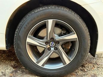 VOLVO XC60 2.4 D4 R-Design Nav SUV 5dr Diesel Auto AWD 