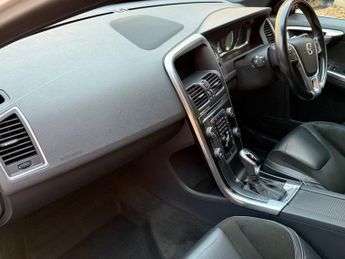 VOLVO XC60 2.4 D4 R-Design Nav SUV 5dr Diesel Auto AWD Euro 6 (s/s)