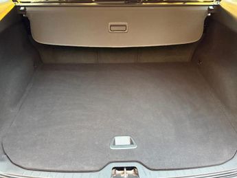 VOLVO XC60 2.4 D4 R-Design Nav SUV 5dr Diesel Auto AWD Euro 6 (s/s)