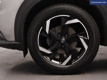 NISSAN JUKE 1.0 DIG-T N-Connecta SUV 5dr Petrol DCT Auto Euro 6 (s/s) (114 p