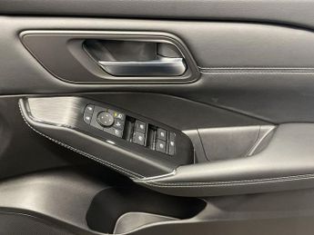 NISSAN QASHQAI 1.3 DIG-T MHEV N-Connecta SUV 5dr Petrol Hybrid XTRON Euro 6 (s/