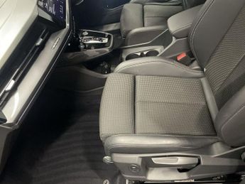 AUDI Q4 E-TRON 40 S line SUV 5dr Electric Auto 82kWh (204 ps)