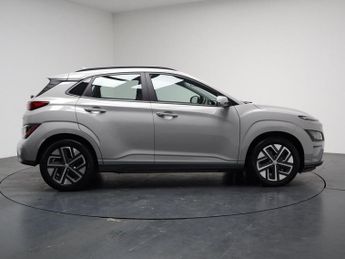 HYUNDAI KONA 39kWh SE Connect SUV 5dr Electric Auto (10.5kW Charger) (136 ps)