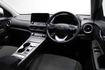 HYUNDAI KONA 39kWh SE Connect SUV 5dr Electric Auto (10.5kW Charger) (136 ps)