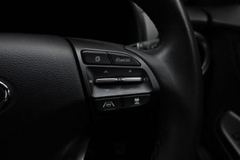HYUNDAI KONA 39kWh SE Connect SUV 5dr Electric Auto (10.5kW Charger) (136 ps)