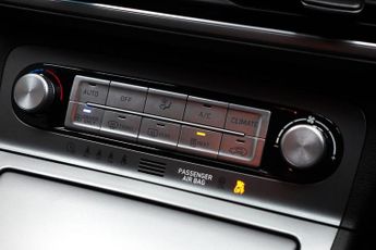 HYUNDAI KONA 39kWh SE Connect SUV 5dr Electric Auto (10.5kW Charger) (136 ps)