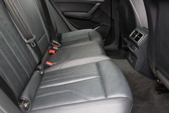 AUDI Q5 2.0 TDI 40 Sport SUV 5dr Diesel S Tronic quattro Euro 6 (s/s) (1