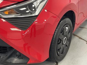 TOYOTA AYGO 1.0 VVT-i x Hatchback 3dr Petrol Manual Euro 6 (71 ps) - AA INSP