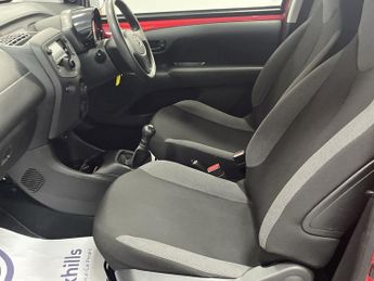 TOYOTA AYGO 1.0 VVT-i x Hatchback 3dr Petrol Manual Euro 6 (71 ps) - AA INSP