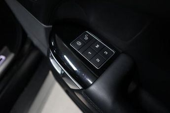 LAND ROVER RANGE ROVER SPORT 3.0 SD V6 Autobiography Dynamic SUV 5dr Diesel Auto 4WD Euro 6 (