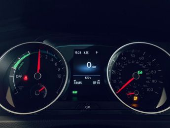 VOLKSWAGEN E-GOLF 35.8kWh e-Golf Hatchback 5dr Electric Auto (136 ps)