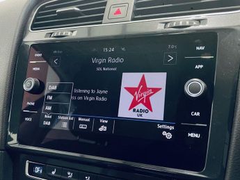 VOLKSWAGEN E-GOLF 35.8kWh e-Golf Hatchback 5dr Electric Auto (136 ps)