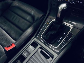 VOLKSWAGEN E-GOLF 35.8kWh e-Golf Hatchback 5dr Electric Auto (136 ps)