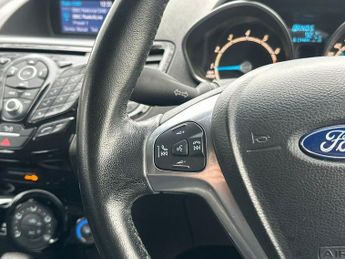 FORD FIESTA 1.6 Zetec Hatchback 5dr Petrol Powershift Euro 6 (105 ps)