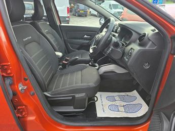 DACIA DUSTER 1.0 TCe Prestige, 66.500 miles, 1 owner, ULEZ, 6-speed, A/C, Sat