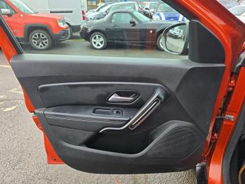 DACIA DUSTER 1.0 TCe Prestige, 66.500 miles, 1 owner, ULEZ, 6-speed, A/C, Sat