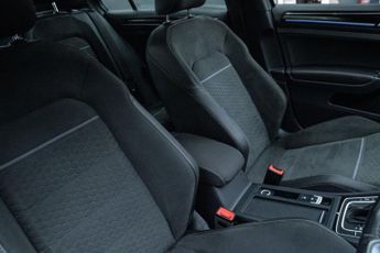 VOLKSWAGEN GOLF 2.0 TDI GTD Hatchback 5dr Diesel DSG Euro 6 (s/s) (184 ps)