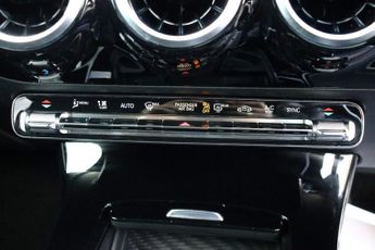 MERCEDES-BENZ A-CLASS A200D 2.0 AMG LINE EXECUTIVE