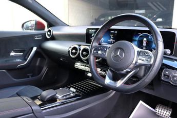 MERCEDES-BENZ A-CLASS A200D 2.0 AMG LINE EXECUTIVE