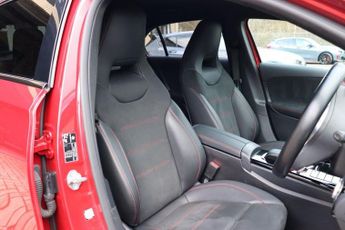 MERCEDES-BENZ A-CLASS A200D 2.0 AMG LINE EXECUTIVE