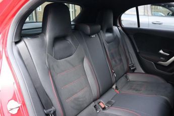 MERCEDES-BENZ A-CLASS A200D 2.0 AMG LINE EXECUTIVE