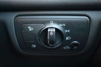 AUDI A6 AVANT 2.0 TDI ultra S line Estate 5dr Diesel S Tronic Euro 6 (s/s) (19