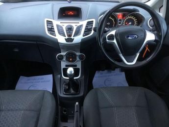 FORD FIESTA 1.25 Zetec Hatchback 5dr Petrol Manual (133 g/km, 81 bhp)