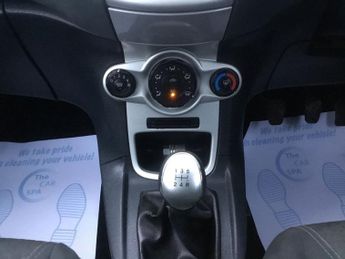 FORD FIESTA 1.25 Zetec Hatchback 5dr Petrol Manual (133 g/km, 81 bhp)