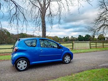 TOYOTA AYGO 1.0 VVT-i Blue Hatchback 3dr Petrol Manual Euro 4 (67 bhp)