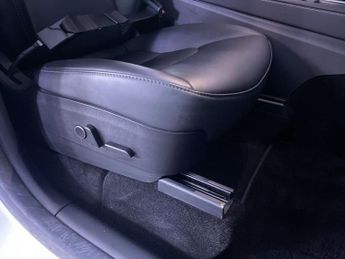 TESLA MODEL Y (Dual Motor) Long Range SUV 5dr Electric Auto 4WDE (384 bhp)