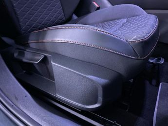 SEAT LEON 1.4 eHybrid 13kWh FR Hatchback 5dr Petrol Plug-in Hybrid DSG Eur