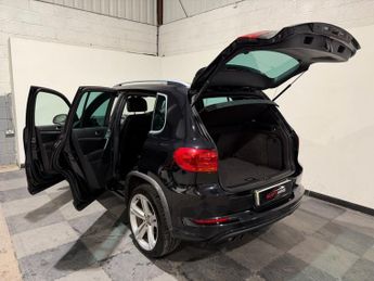 VOLKSWAGEN TIGUAN 2.0 TDI BlueMotion Tech R-Line SUV 5dr Diesel DSG 4WD Euro 5 (s/