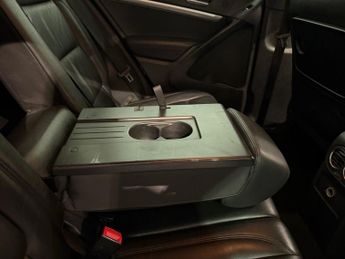 VOLKSWAGEN TIGUAN 2.0 TDI BlueMotion Tech R-Line SUV 5dr Diesel DSG 4WD Euro 5 (s/