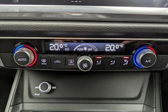 AUDI Q3 1.5 TFSI CoD 35 Black Edition SUV 5dr Petrol S Tronic Euro 6 (s/