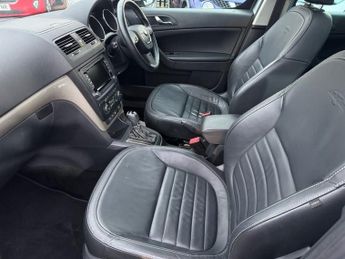 SKODA YETI 2.0 TDI Laurin & Klement SUV 5dr Diesel DSG 4WD Euro 5 (140 ps)