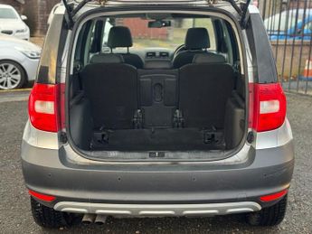 SKODA YETI 2.0 TDI Laurin & Klement SUV 5dr Diesel DSG 4WD Euro 5 (140 ps)