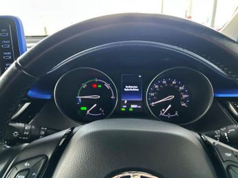 TOYOTA C-HR 1.8 VVT-h Dynamic SUV 5dr Petrol Hybrid CVT Euro 6 (s/s) (122 ps