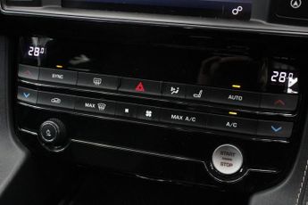 JAGUAR F-PACE 2.0 D180 R-Sport SUV 5dr Diesel Auto AWD Euro 6 (s/s) (180 ps)