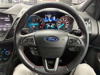FORD KUGA 2.0 TDCi ST-Line SUV 5dr Diesel Powershift Euro 6 (120 ps)