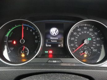 VOLKSWAGEN E-GOLF 35.8kWh e-Golf Hatchback 5dr Electric Auto (136 ps)