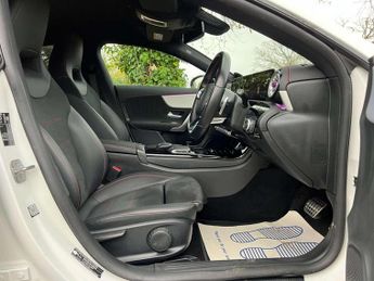 MERCEDES-BENZ CLA 1.3 CLA 180 AMG Line Executive A 4dr