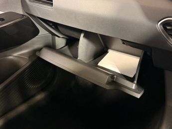 VOLKSWAGEN ID.3 Pro 58kWh Family Hatchback 5dr Electric Auto (145 ps)